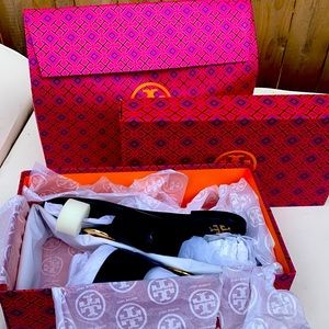 Brand New Tory Burch Leather Sandal